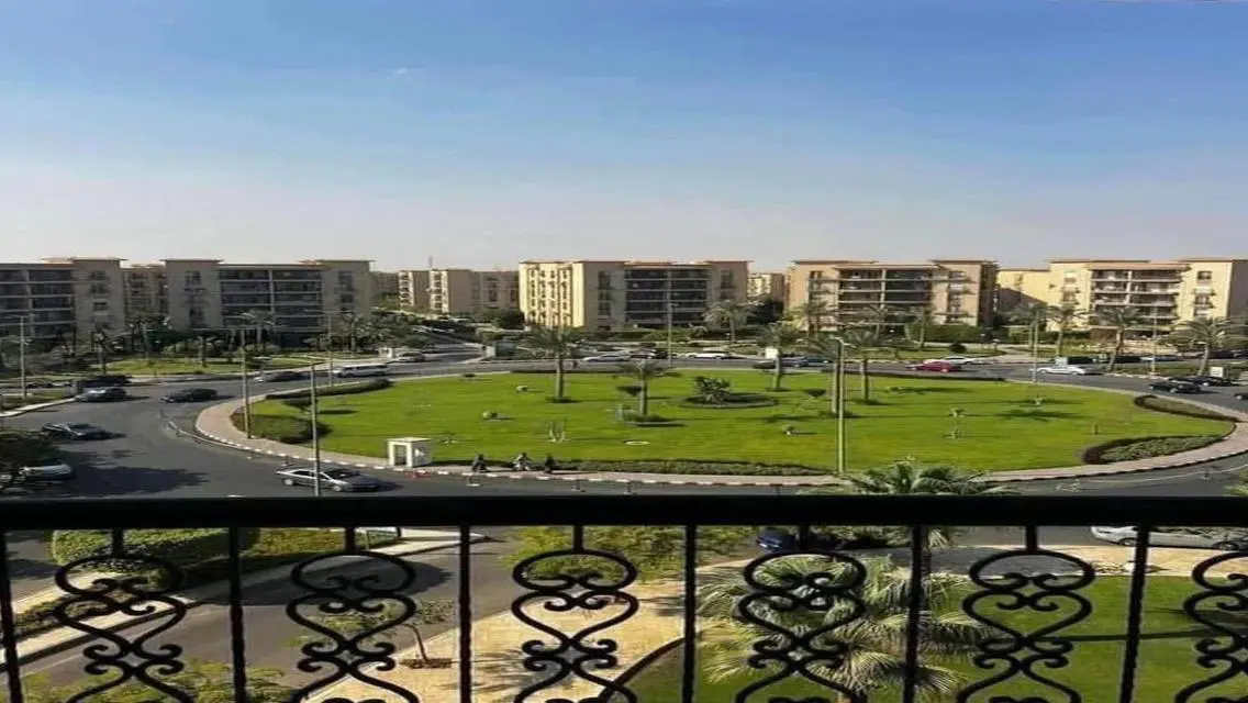 شقةفي الرحاب162م تشطيب خاص فرش مودرن للايجار مفروش