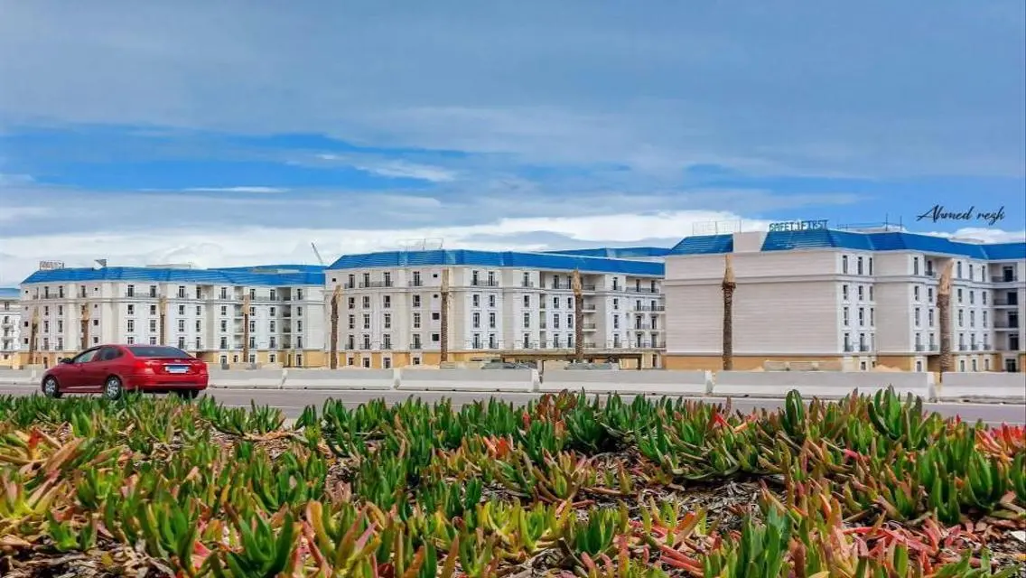distictive view &amp;price infront  alamein tower5% DP