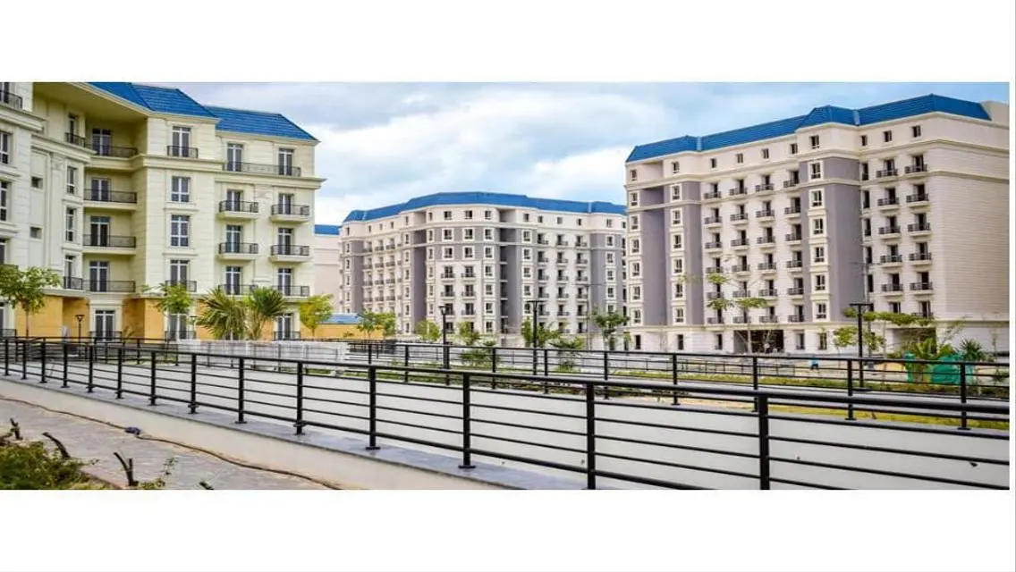 distictive view &amp;price infront  alamein tower5% DP