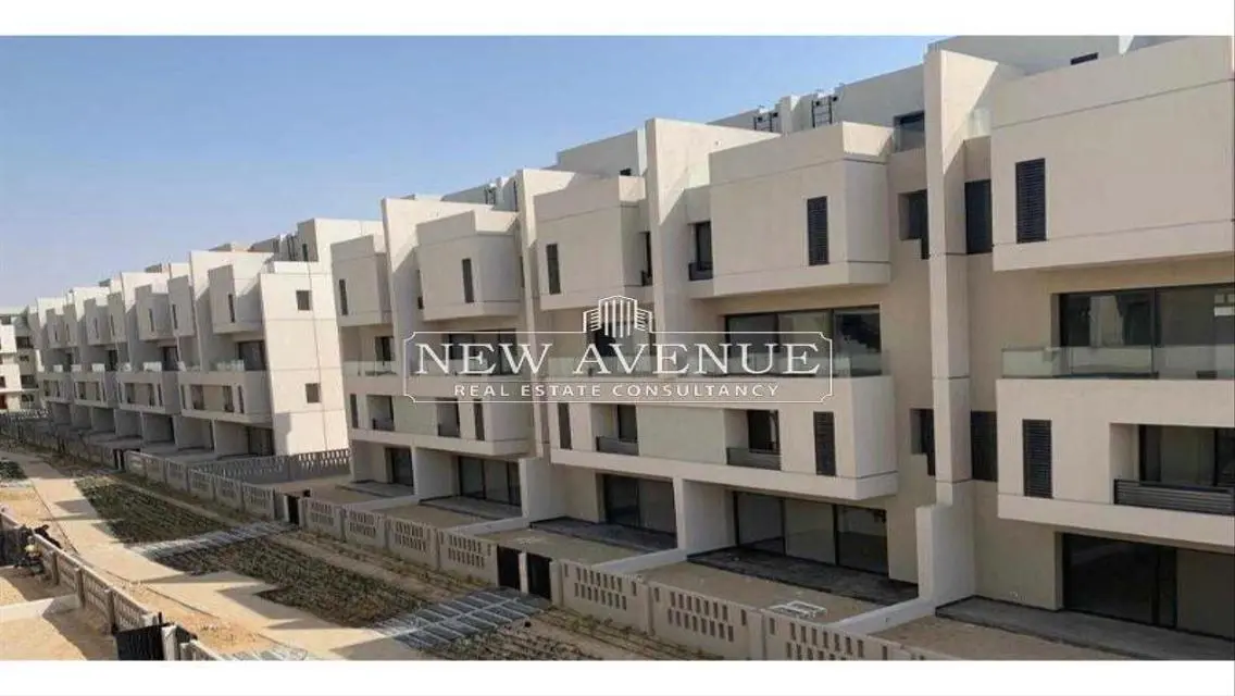 Townhouse Prime Location - Bahary - in Al Burouj