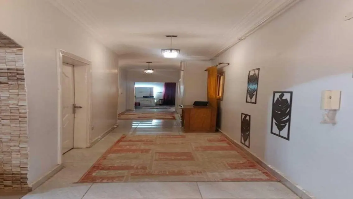 Furnished apartment for rent prime location