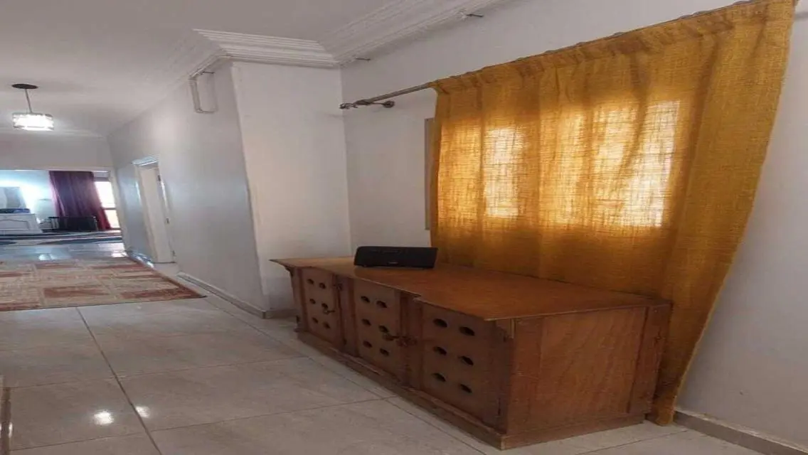 Furnished apartment for rent prime location
