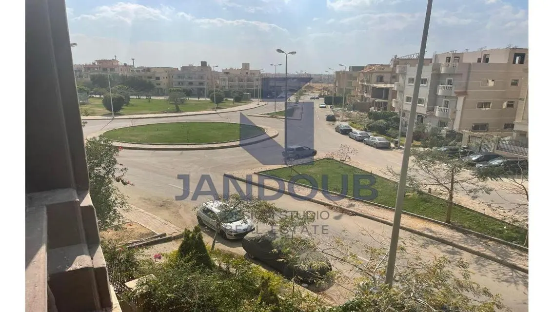 شقة مفروشة للإيجار في الياسمين ٥ بالتجمع الأول