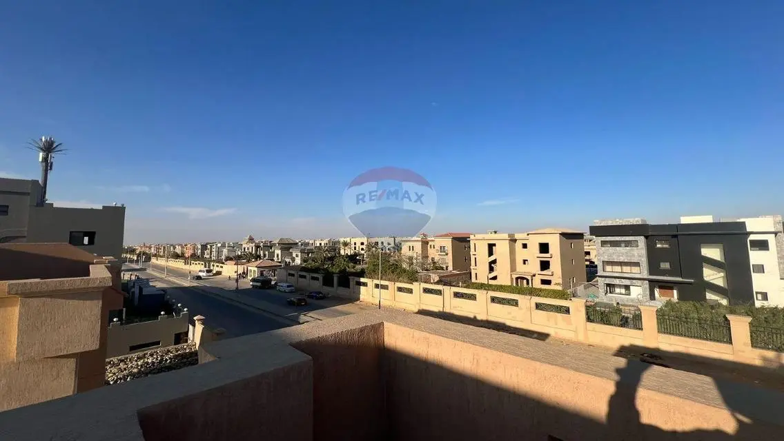 للبيع تاون كورنر قطامية جاردنز - التجمع