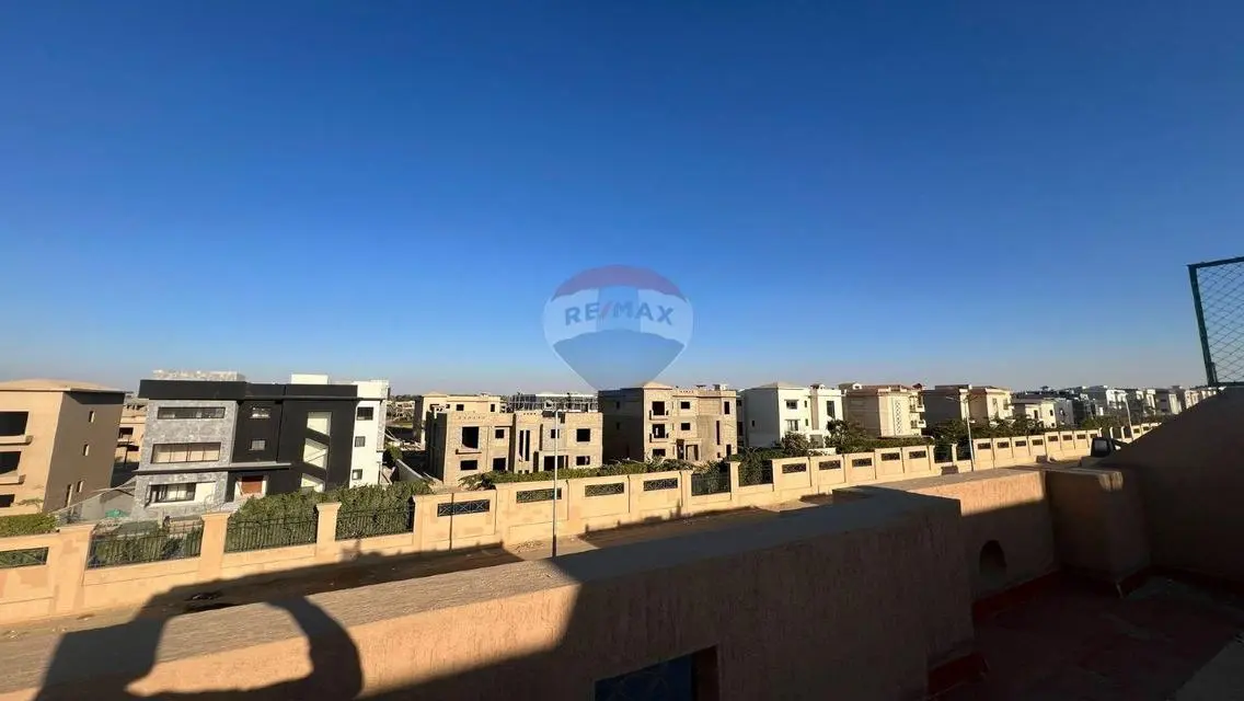 للبيع تاون كورنر قطامية جاردنز - التجمع