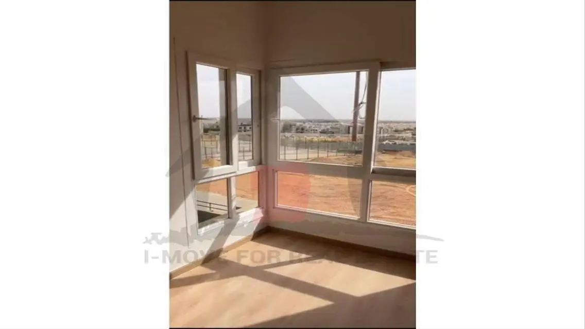 شقه للايجار بالمطبخ كمبوند كيان الشيخ زايد