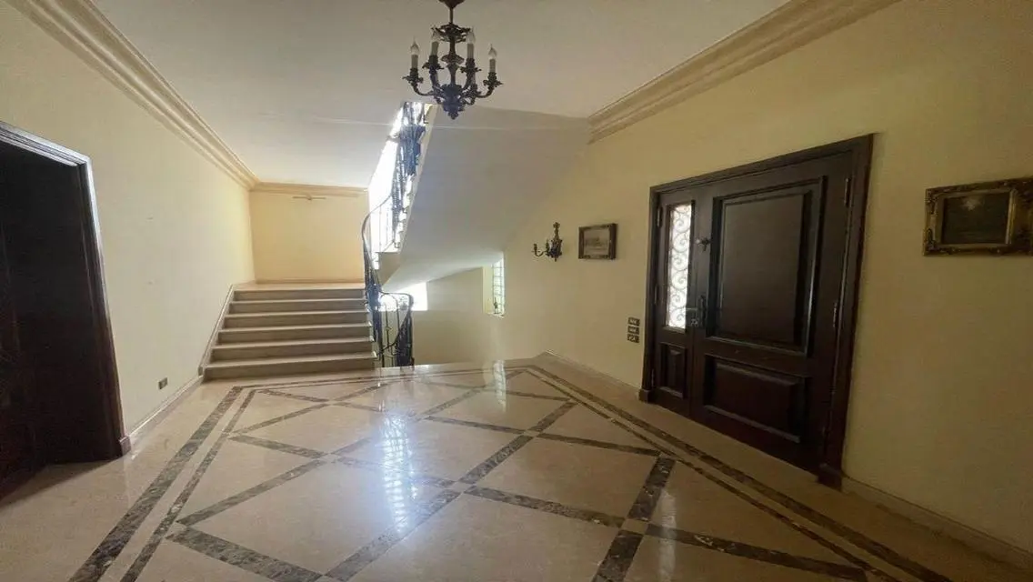فيلا ايجار مفروش بحمام سباحه تشطيب سوبر لوكس     .