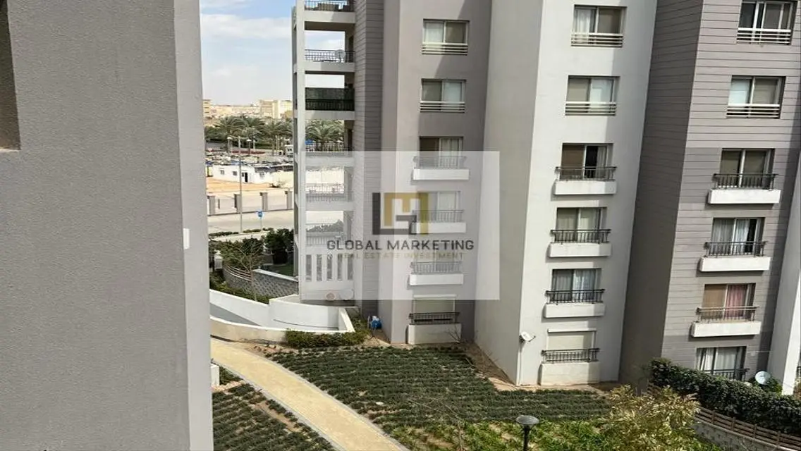 شقه مودرن للايجار مطبخ وتكييفات في كايرو فيستيفال
