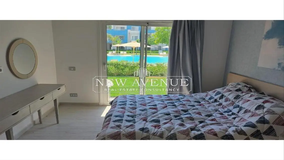 Chalet with garden Direct on pool FULLY FURNISHED