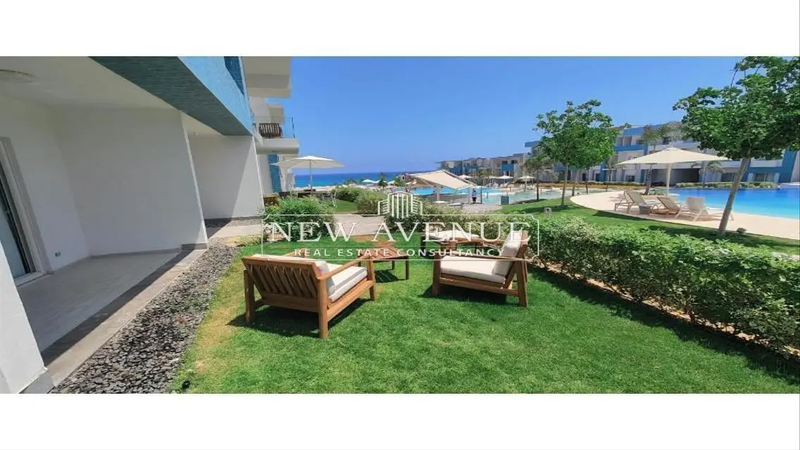 Chalet with garden Direct on pool FULLY FURNISHED