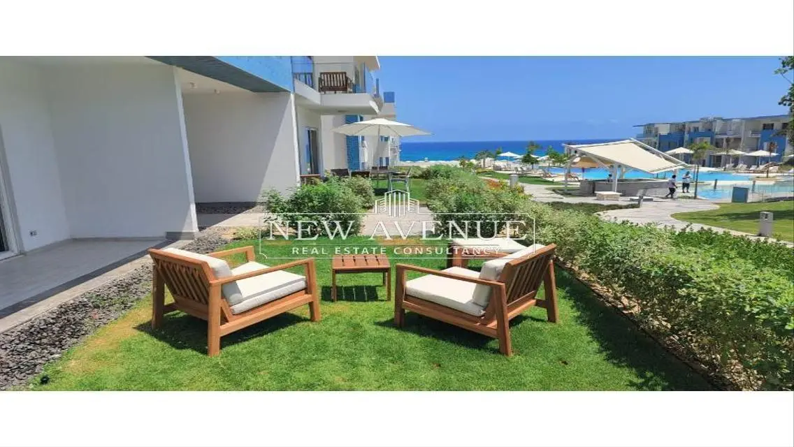 Chalet with garden Direct on pool FULLY FURNISHED