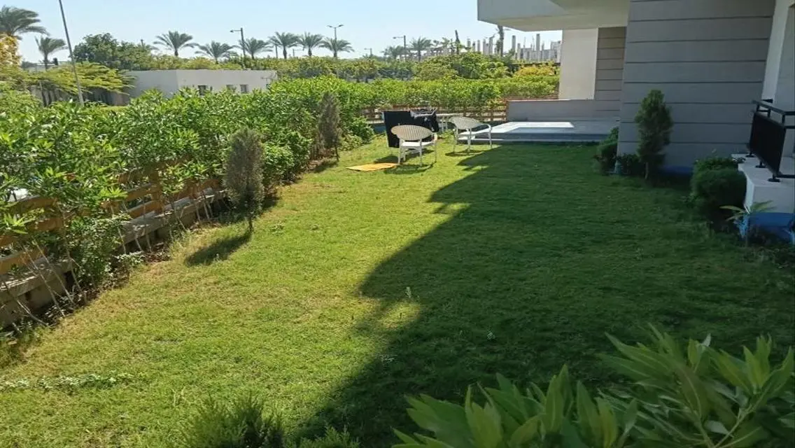 شقة بجاردن للإيجار مفروشه مودرن في كايرو فيستيفال
