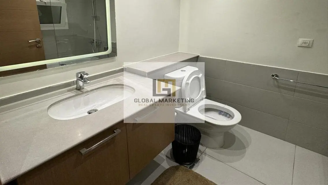 aprt 4 rent in Mivida overlooking the lake