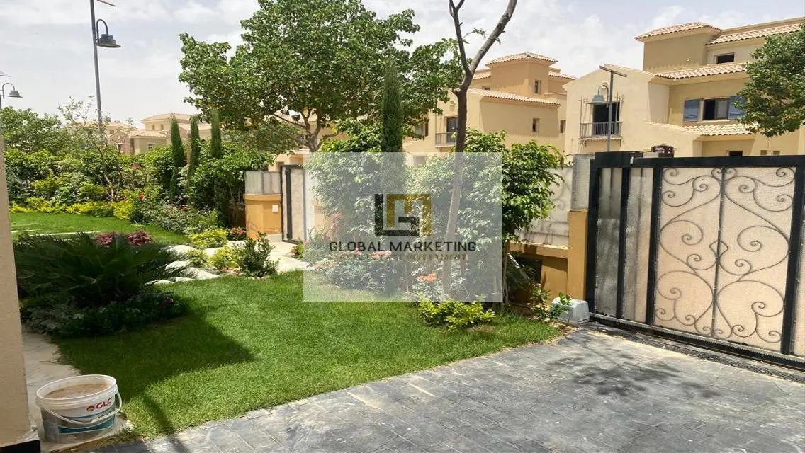 Villa 4 Sale in Mivida under market price