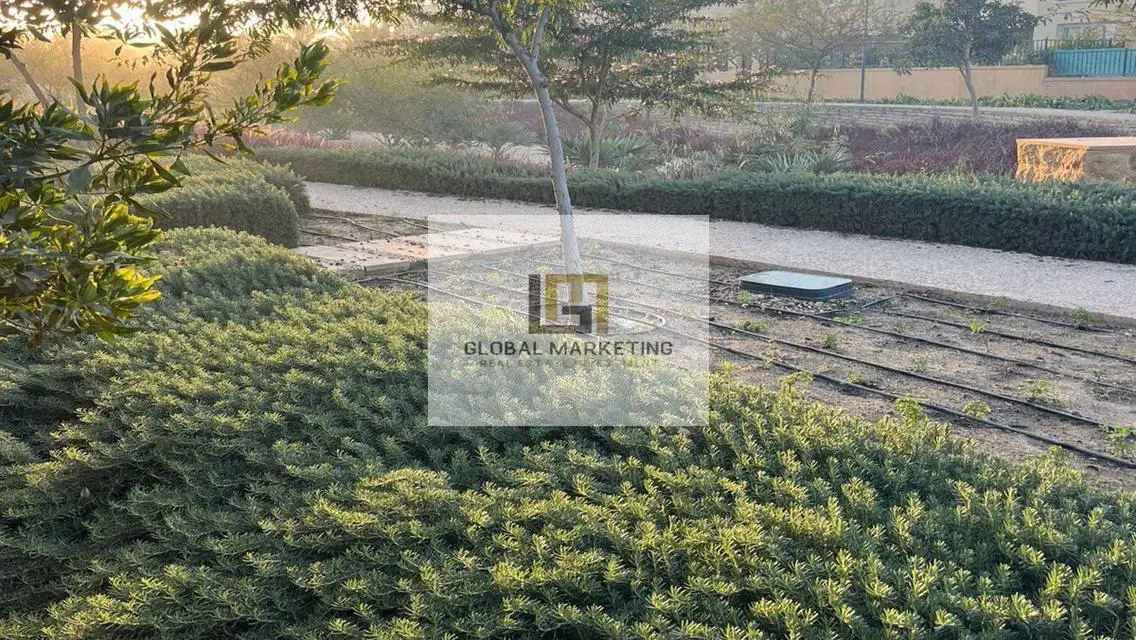 Villa 4 Sale in Mivida under market price