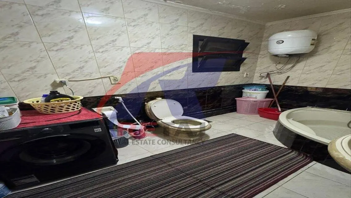 شقه للبيع سوبر لوكس بموقع متميز بالمنطقة الثامنة