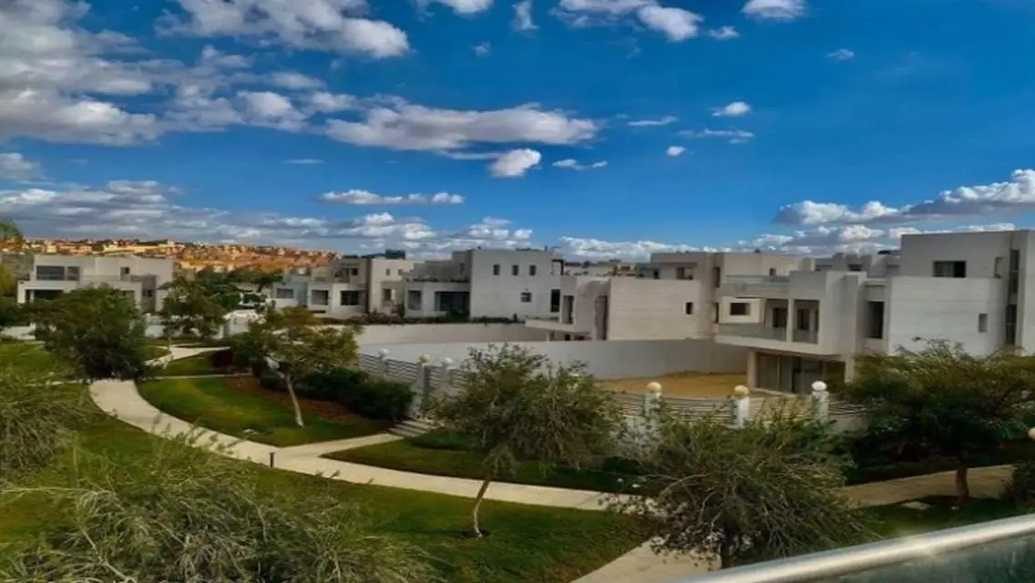 Twin house ready to move in Cleopatra Square