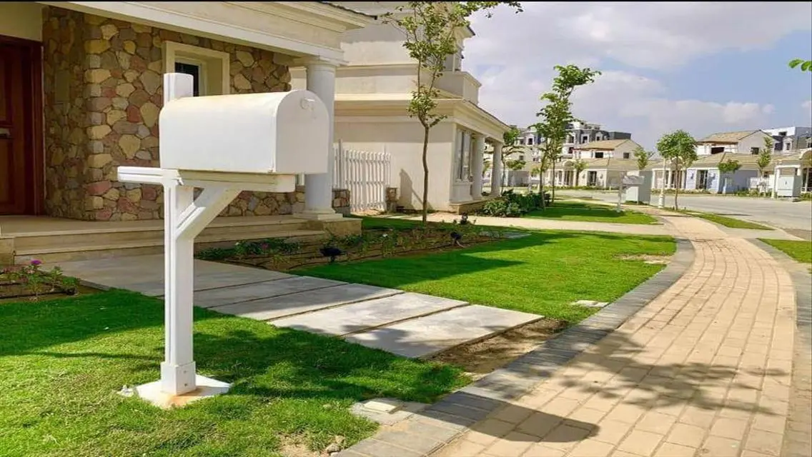 Super luxury villa prime location in October Park