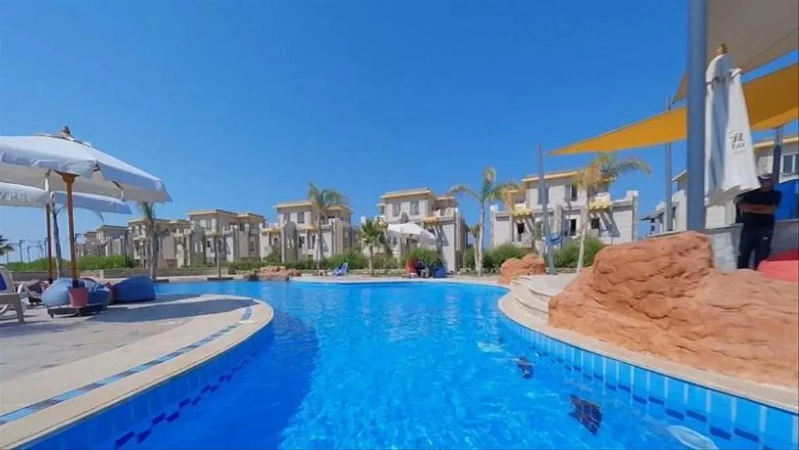 Chalet Ground RTM+ Lagoon View in Cecilia Over 5 Y