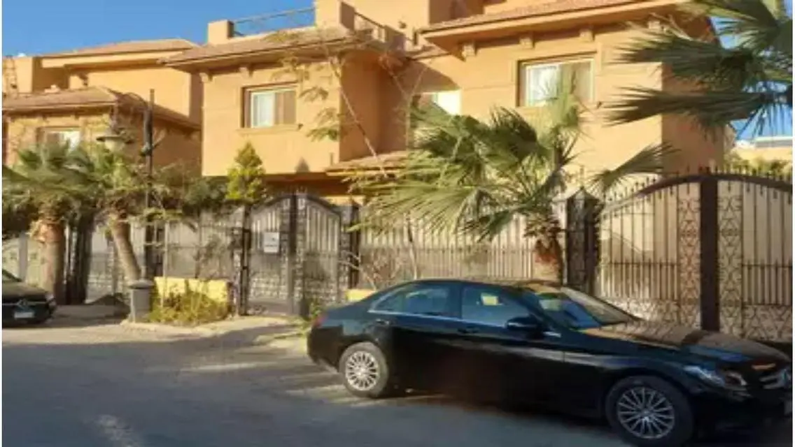 twin house for sell at moon valley 1