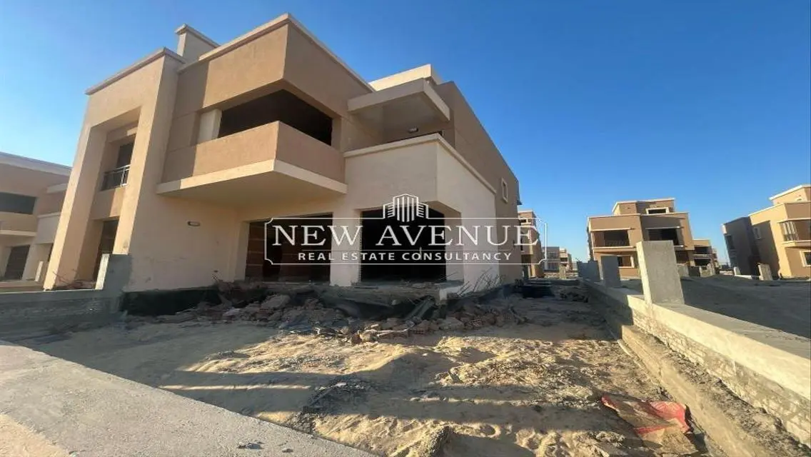 Lowest price - Villa ready to move prime Location