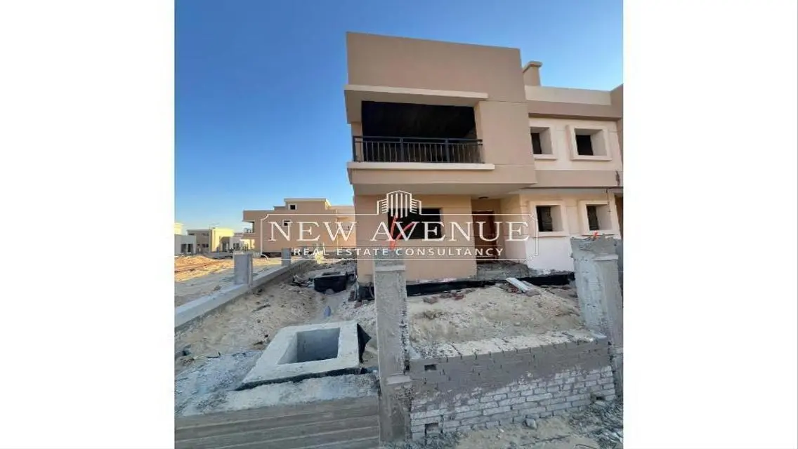 Lowest price - Villa ready to move prime Location