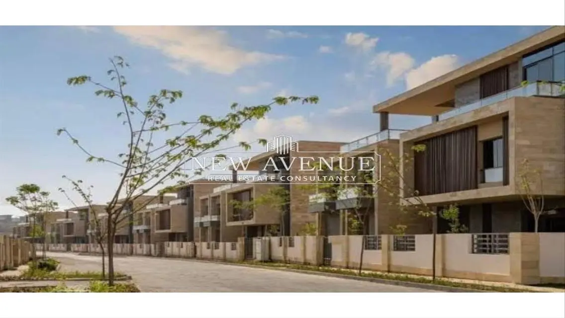 Lowest price - Villa ready to move prime Location