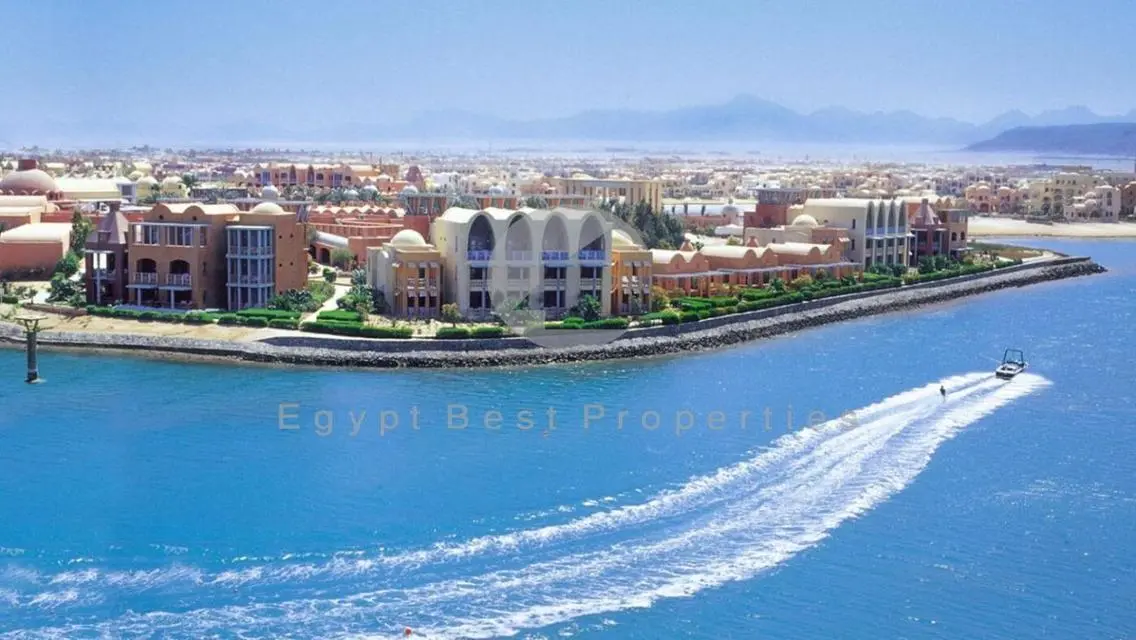امتلك فيلا باطلالة بحرية و موقع مميز باقل سعر-جونة