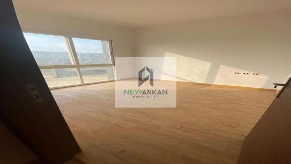 Penthouse fully finished, ready to move