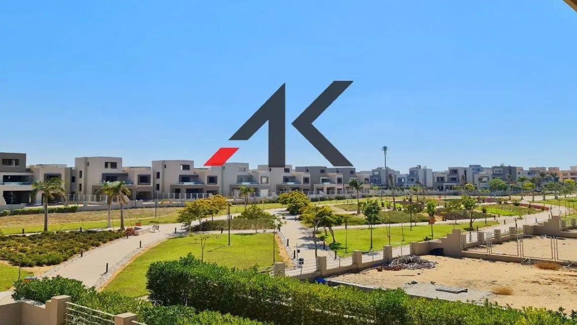 فيلا مستقلة للبيع في بالم هيلز قطامية اكستنيشن