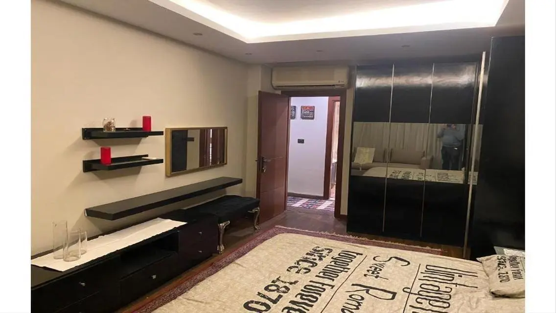 شقةمميزة مجهزه بالكامل الفرش والاجهزه بقرب الخدمات