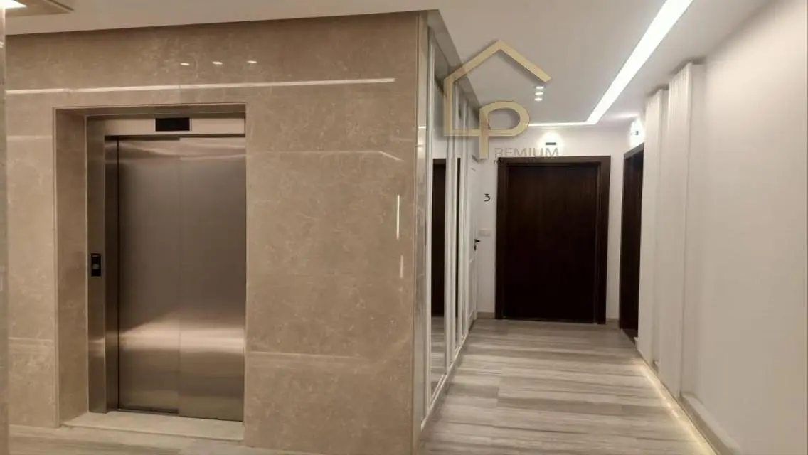 Luxury Apartment for Rent in Palm Parks