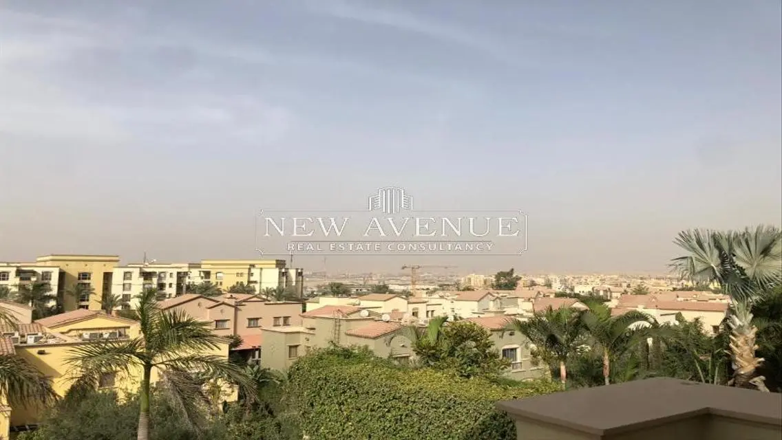 توين هاوس موقع مميز تشطيب كامل بالتكييفات اب تاون