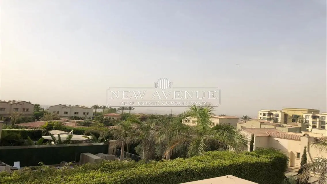 توين هاوس موقع مميز تشطيب كامل بالتكييفات اب تاون