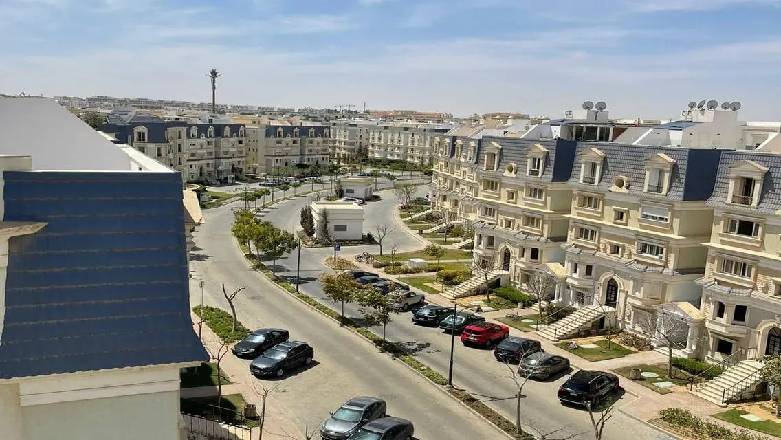 للبيع اي فيلا فى كمبوند ماونتن فيو هايد بارك