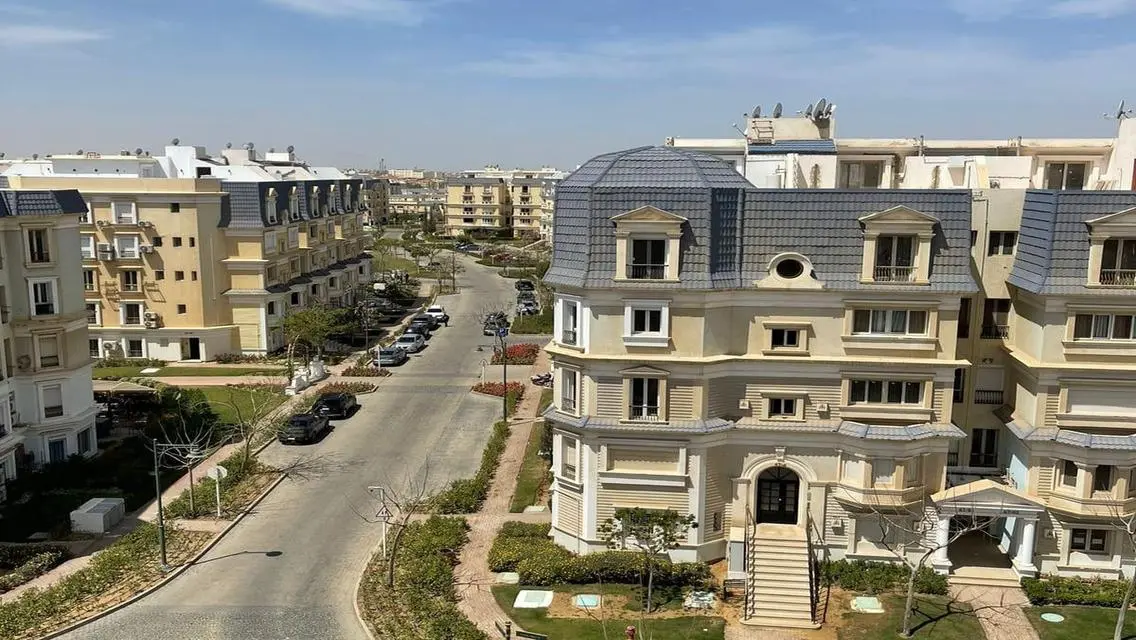 للبيع اي فيلا فى كمبوند ماونتن فيو هايد بارك