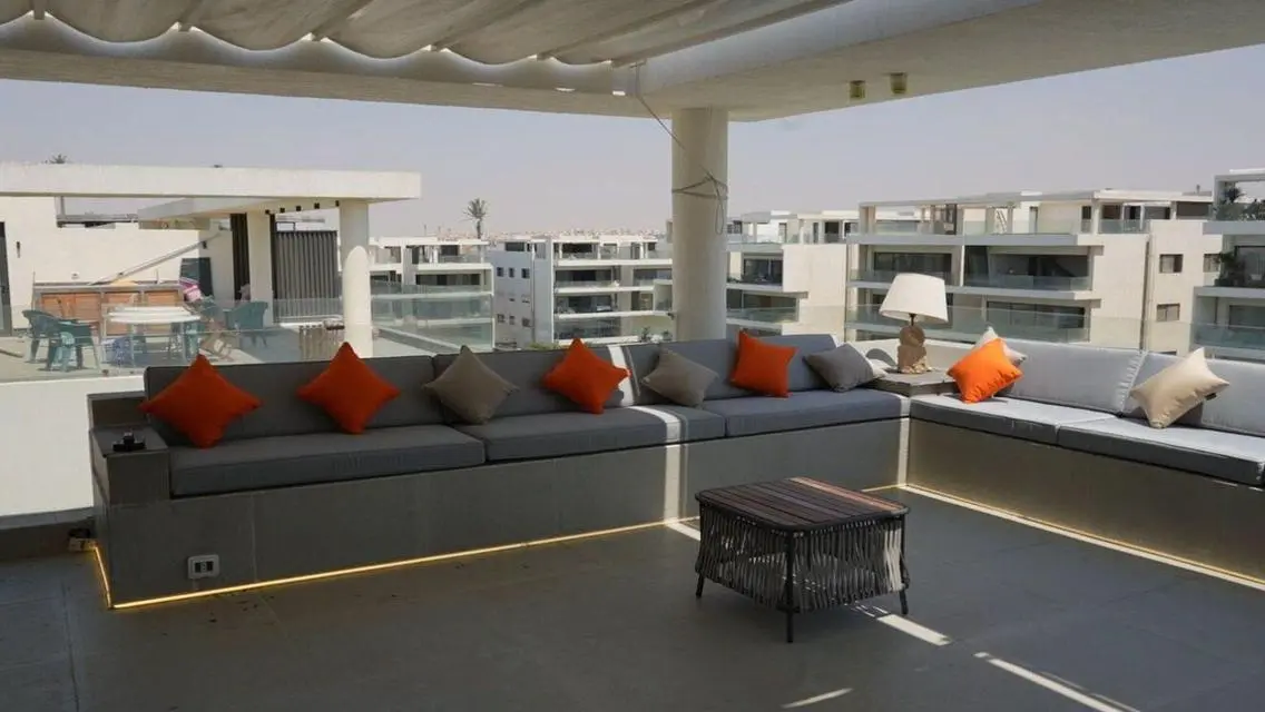 بنتهاوس للبيع في كمبوند lake view