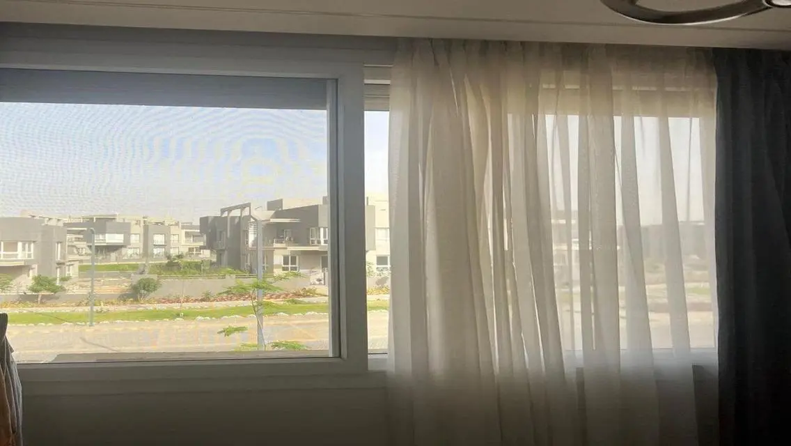 ِشقة متشطبة للبيع غرفتين رووف+ تراس كبير فيو مفتوح