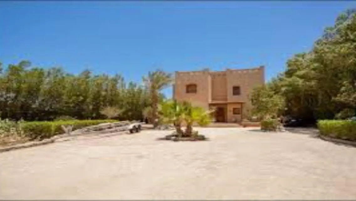 شقه للايجار في غرب الجولف
