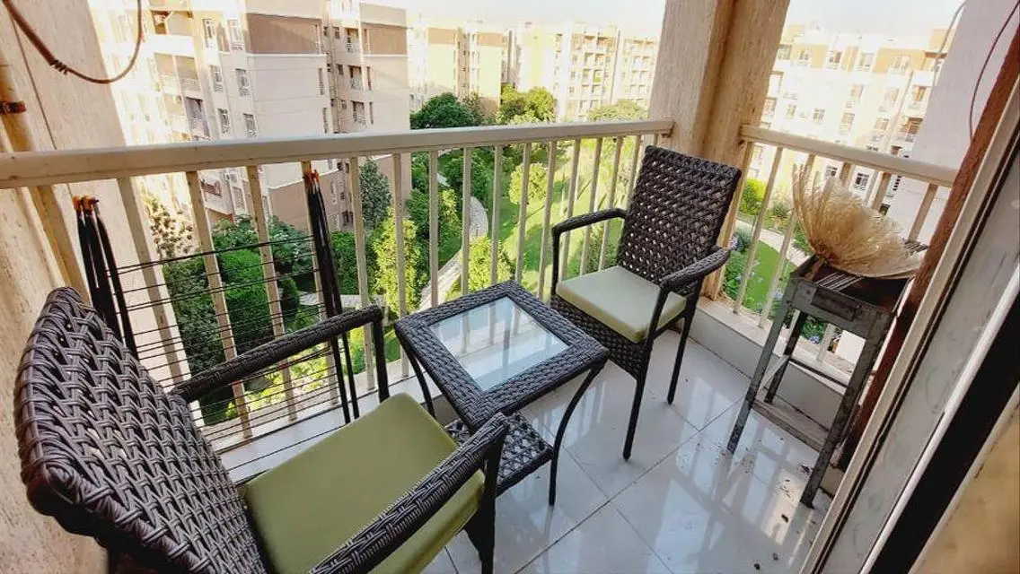 شقه مميزه للايجار المفروش بمدينتي في B7