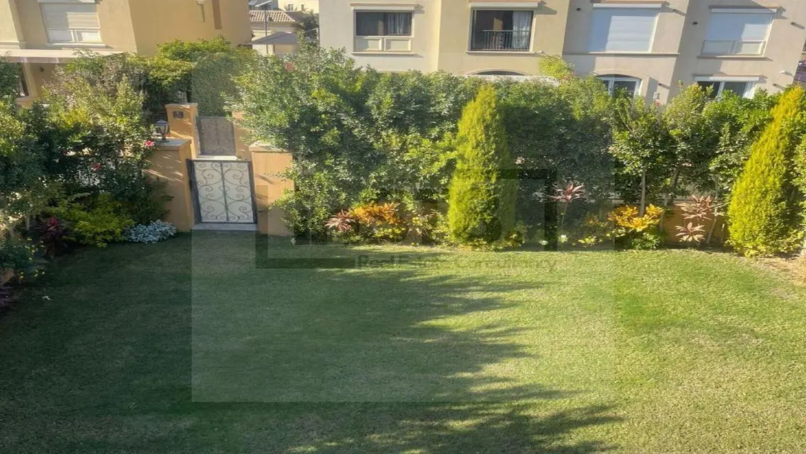 فيلا مميزة للبيع في موقع ممتاز بمساحة 355 متر