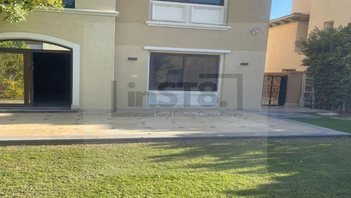 فيلا مميزة للبيع في موقع ممتاز بمساحة 355 متر