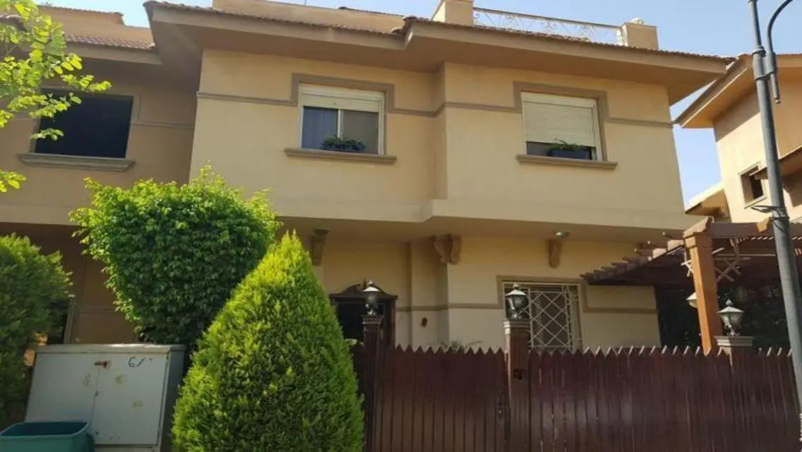 townhouse for sell at moon valley 1