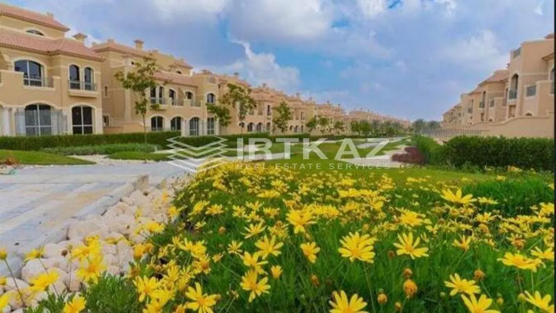 Resale Twin House Ready to move in EL Patio Oro