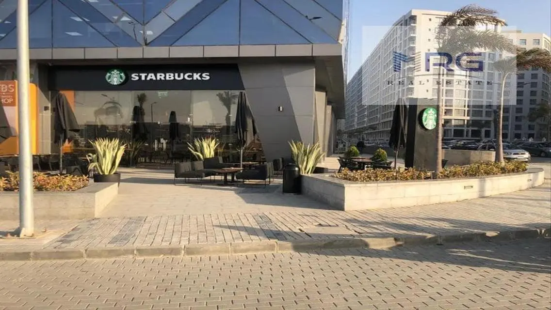 شقه بسعر مميز جدا في افضل كمبوند علي دائري المعادي