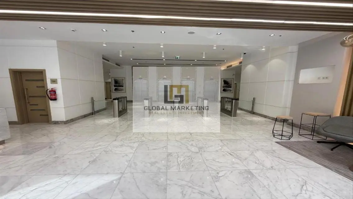 Premium Property of 400 sqm in a Multi-National Area
