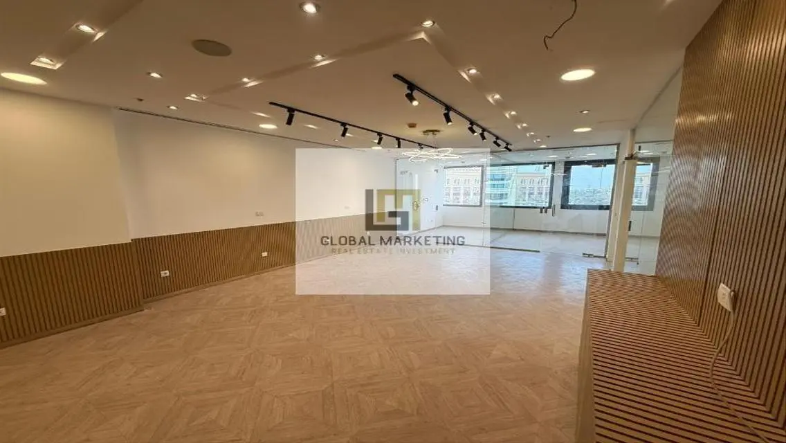 Premium Property of 400 sqm in a Multi-National Area
