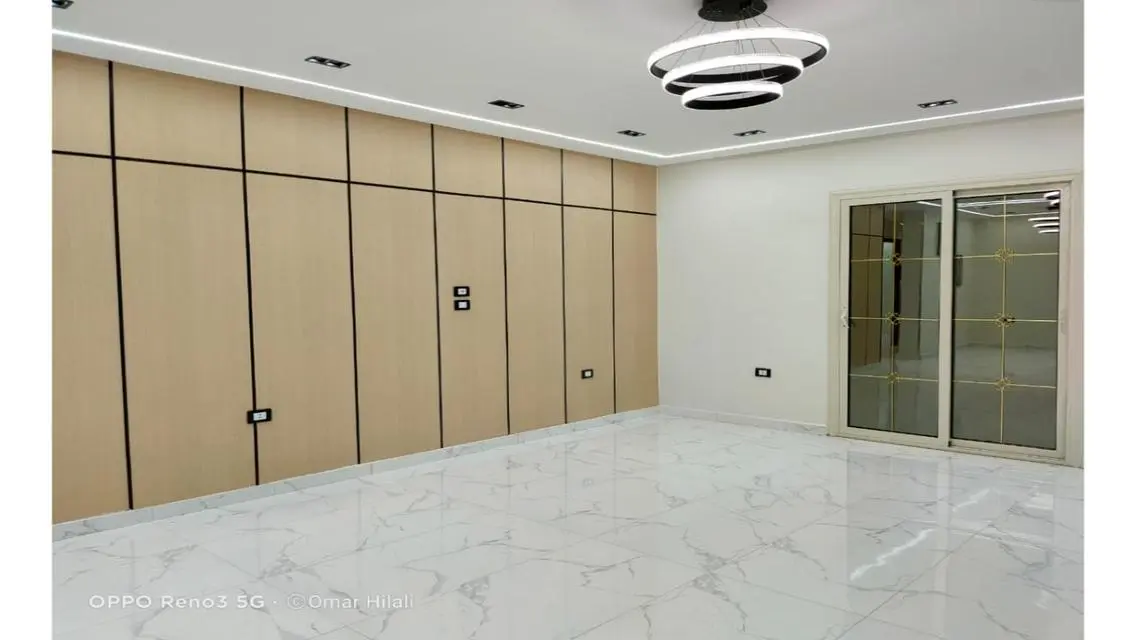 للبيع شقه واجهه بحدايق الاهرام بجوار الخدمات      