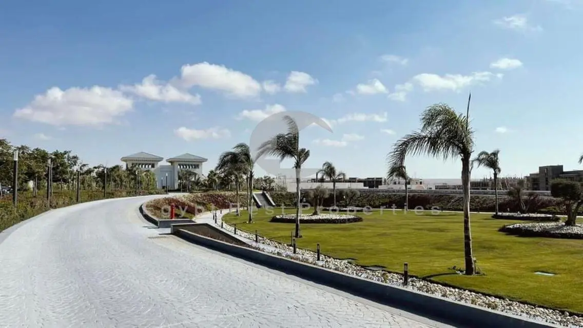 Town House Corner Direct On Lagoon - 5% DP Over 7Y