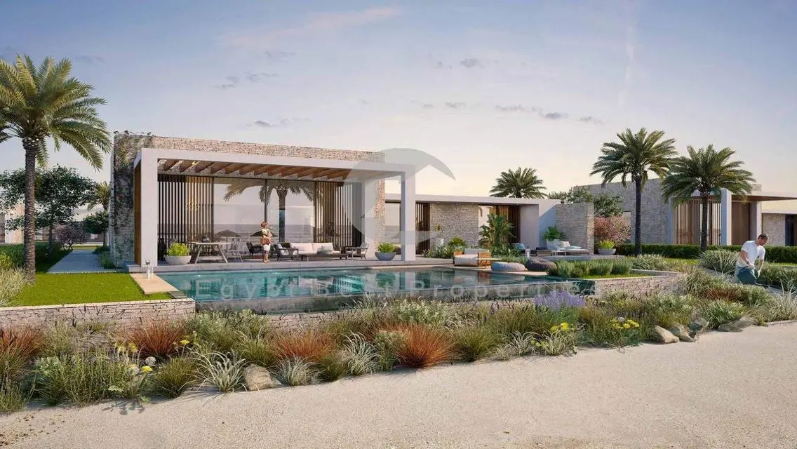 Ground With Garden In Prime Location @Silver Sands